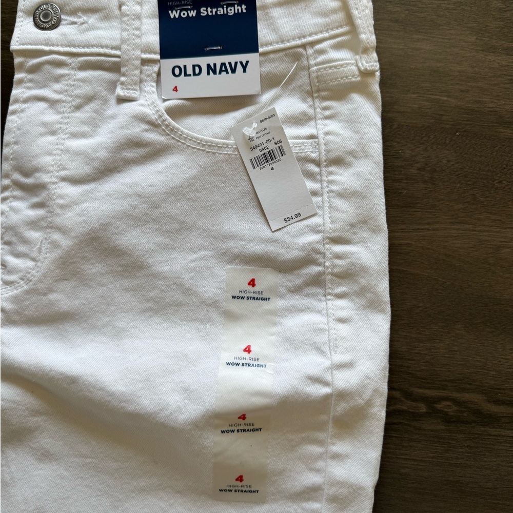 Old Navy Women's White Straight Leg Jeans - Picture 3 of 5